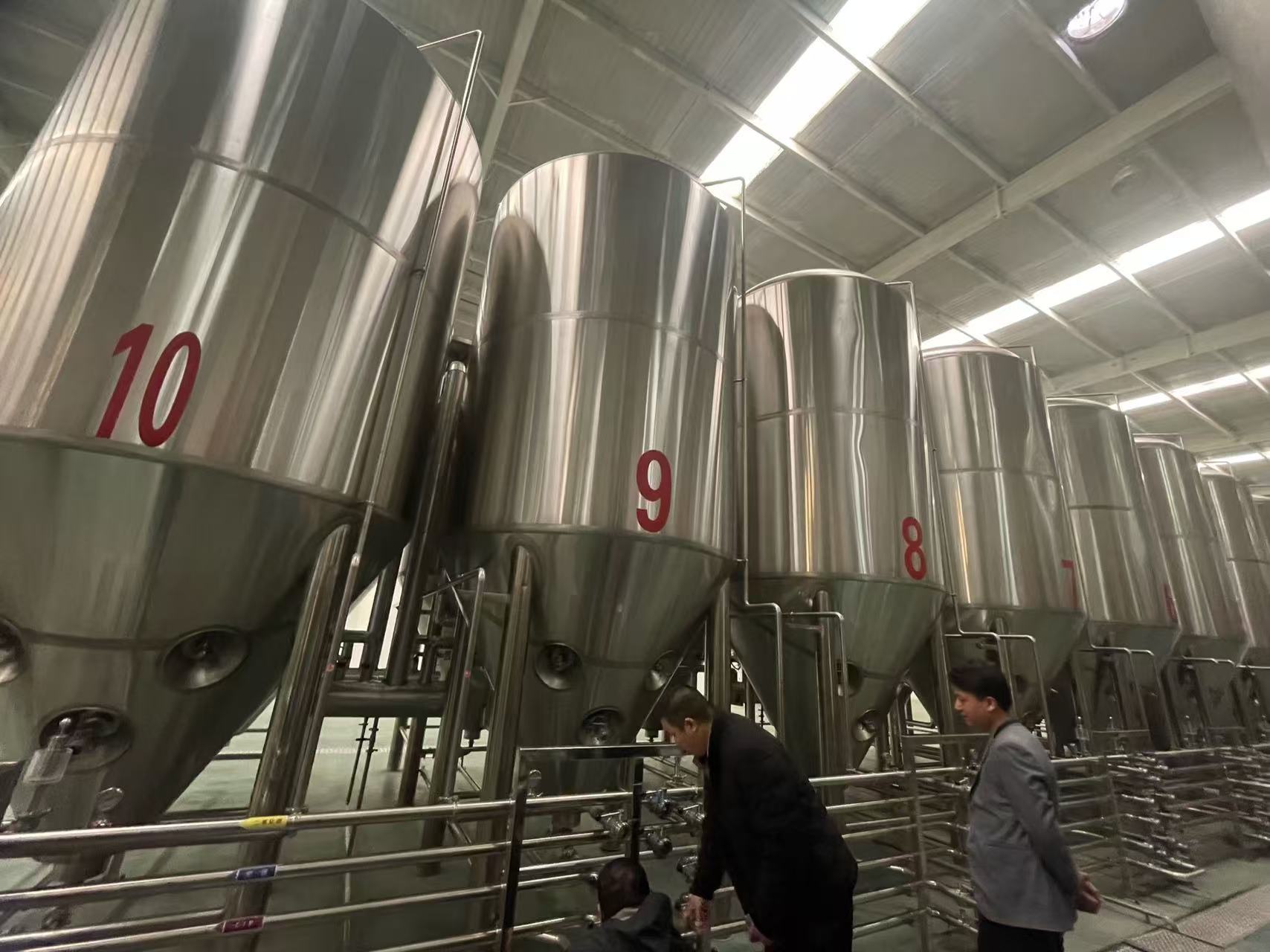 祁阳精酿啤酒设备厂—平面布置、设备设计、制造、调试、培训等一条龙服务